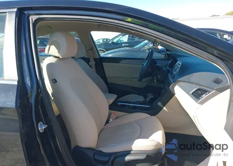 2017 Hyundai Sonata z USA, uszkodzony, nr VIN 5NPE24AF8HH590148